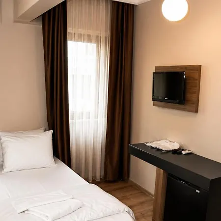 Rio Hotel 2*
